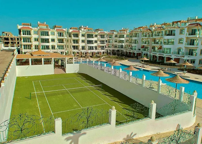 Hills Luxury 2 Bedroom Apartment *